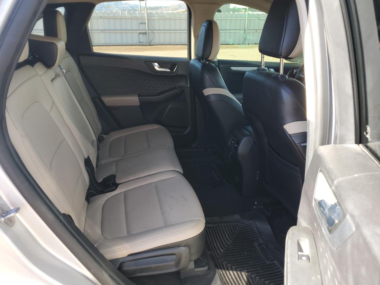 2020 Ford Escape - Image 11