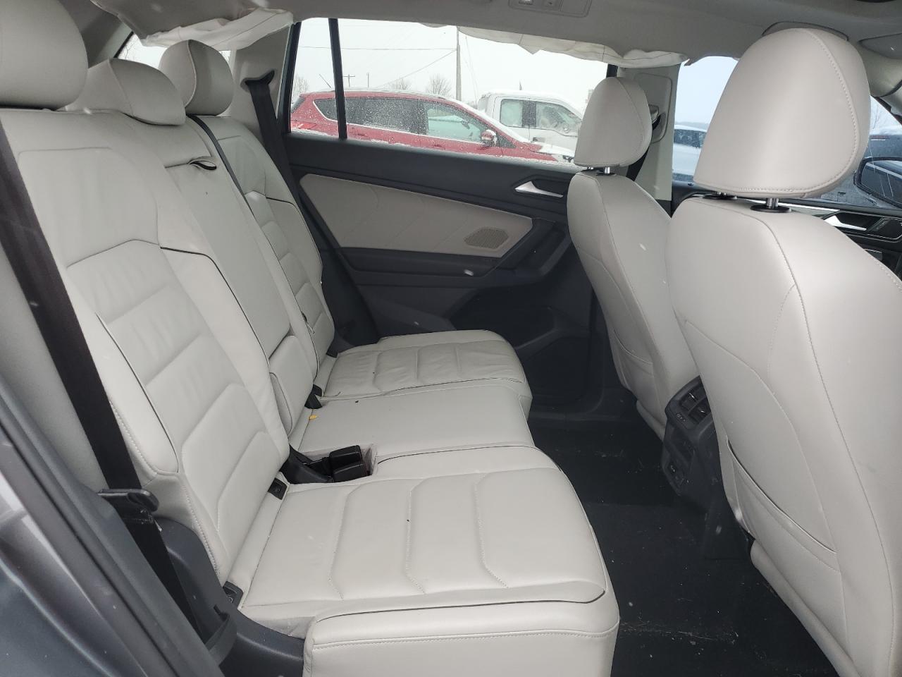 2019 Volkswagen Tiguan - Image 11