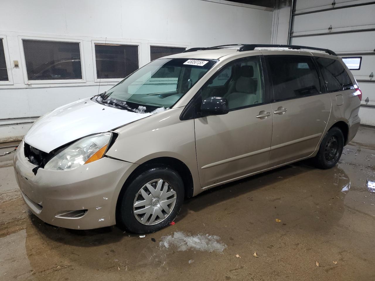 2006 Toyota Sienna - Image 1