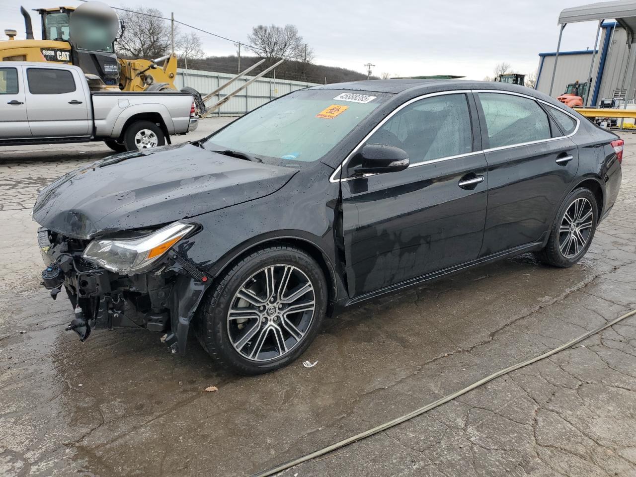 2015 Toyota Avalon - Image 1