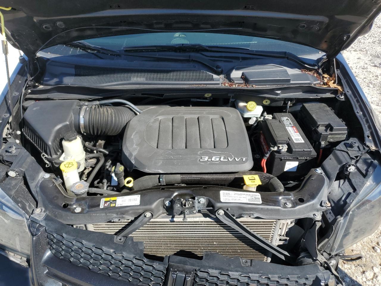 2017 Dodge Caravan - Image 12