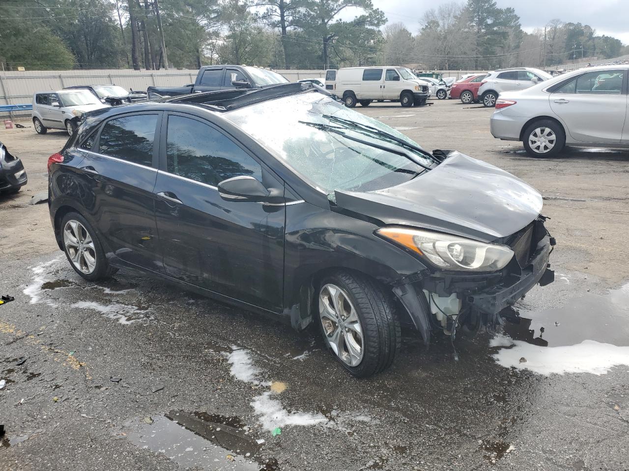 2013 Hyundai Elantra - Image 4