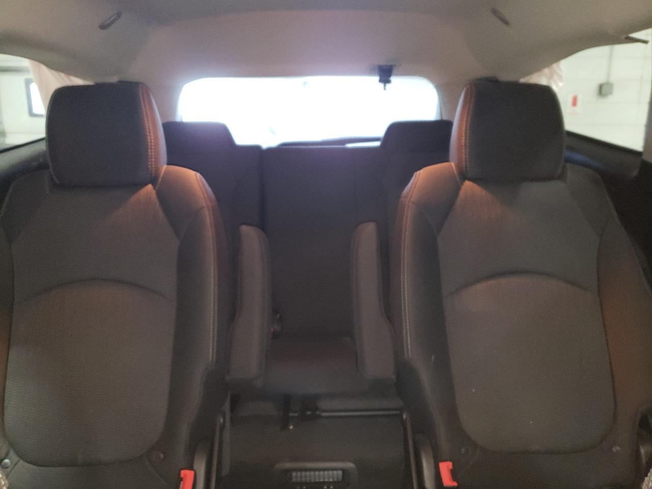 2016 Chevrolet Traverse - Image 11