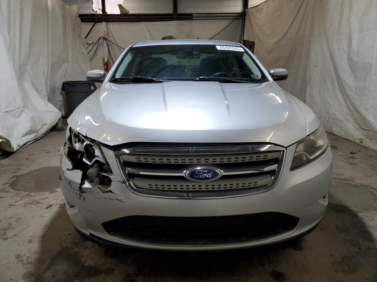 2011 Ford Taurus - Image 5