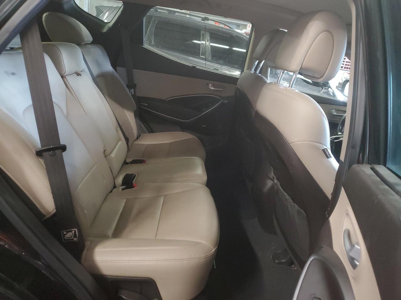 2017 Hyundai Santa Fe - Image 11