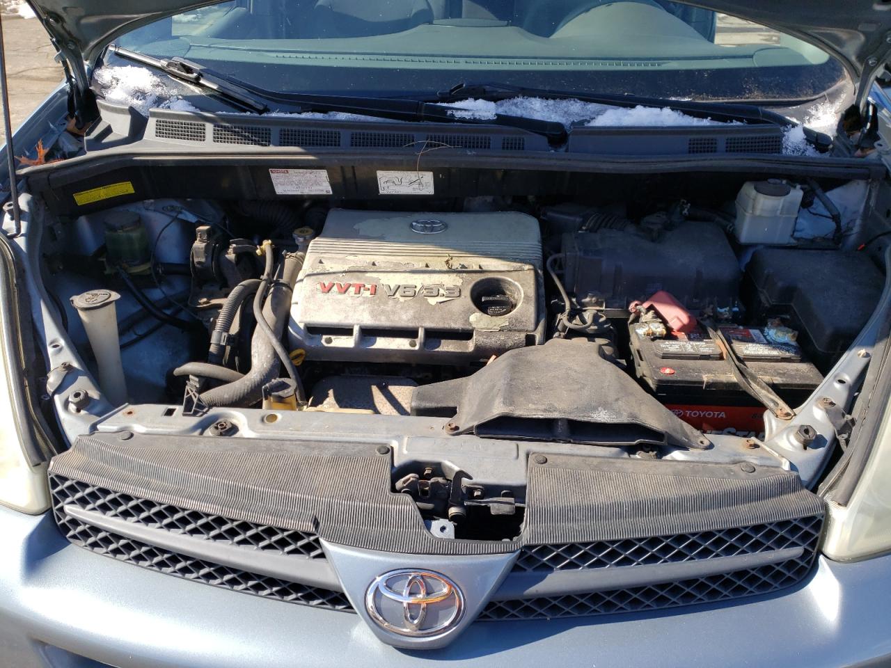 2004 Toyota Sienna - Image 13