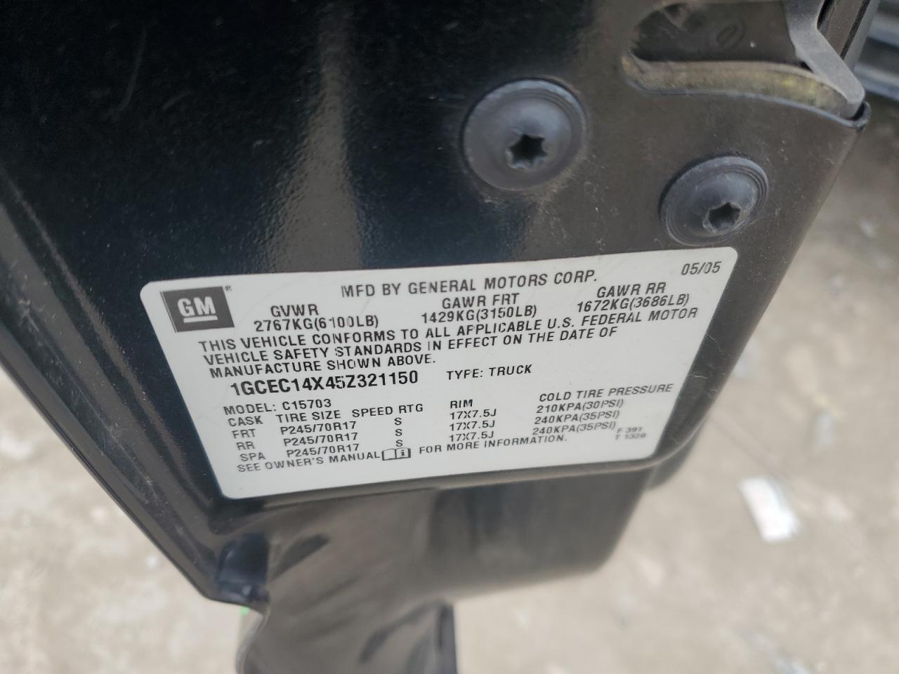 2005 Chevrolet Silverado - Image 12