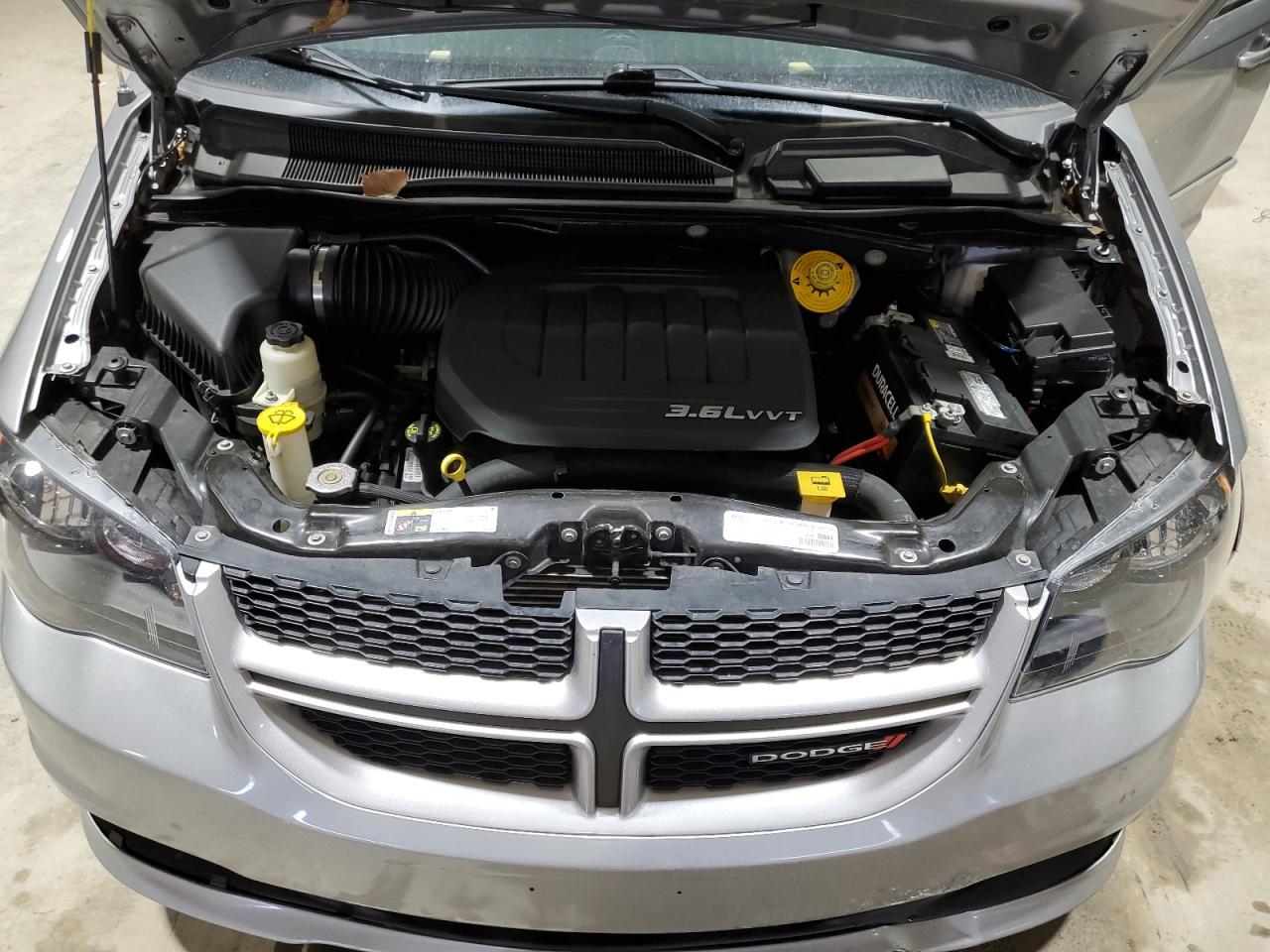 2017 Dodge Caravan - Image 14