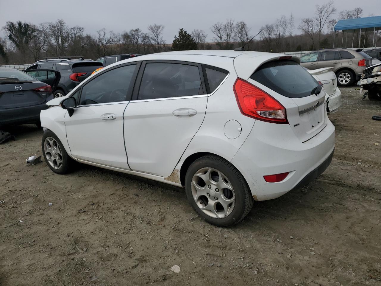 2011 Ford Fiesta - Image 2
