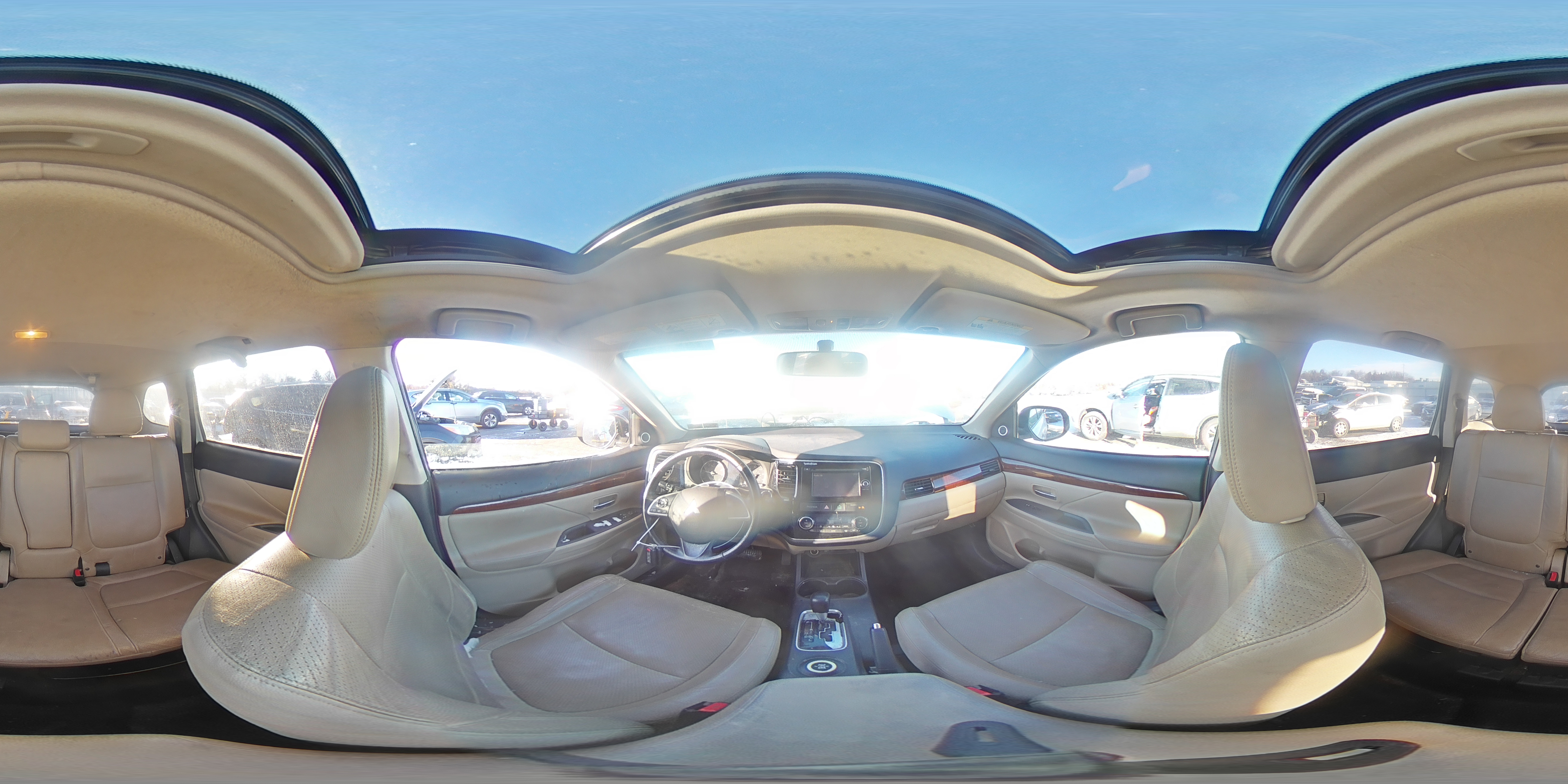 2015 Mitsubishi Outlander - Image 14