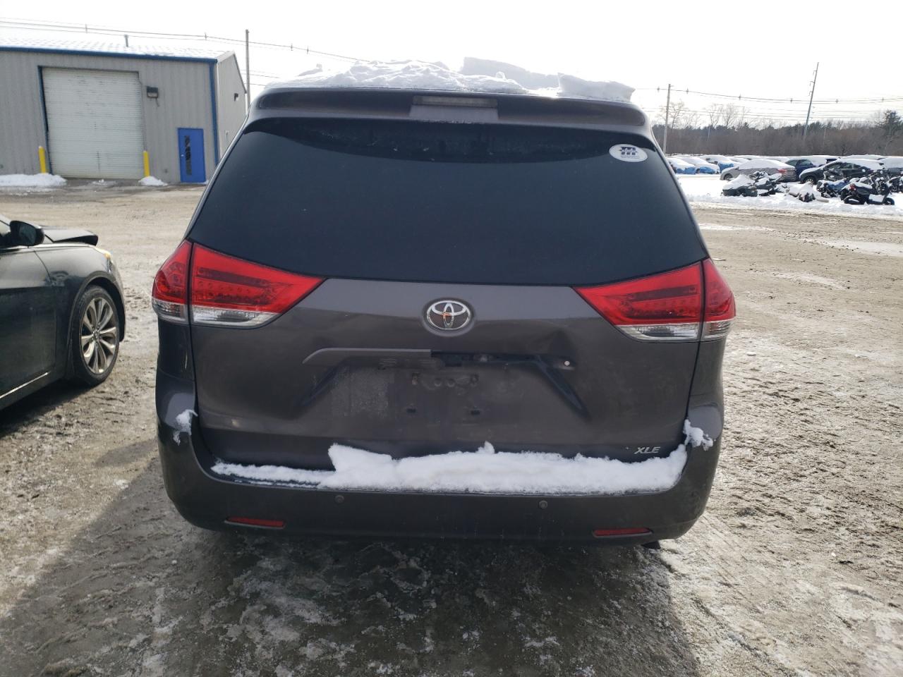2013 Toyota Sienna - Image 6