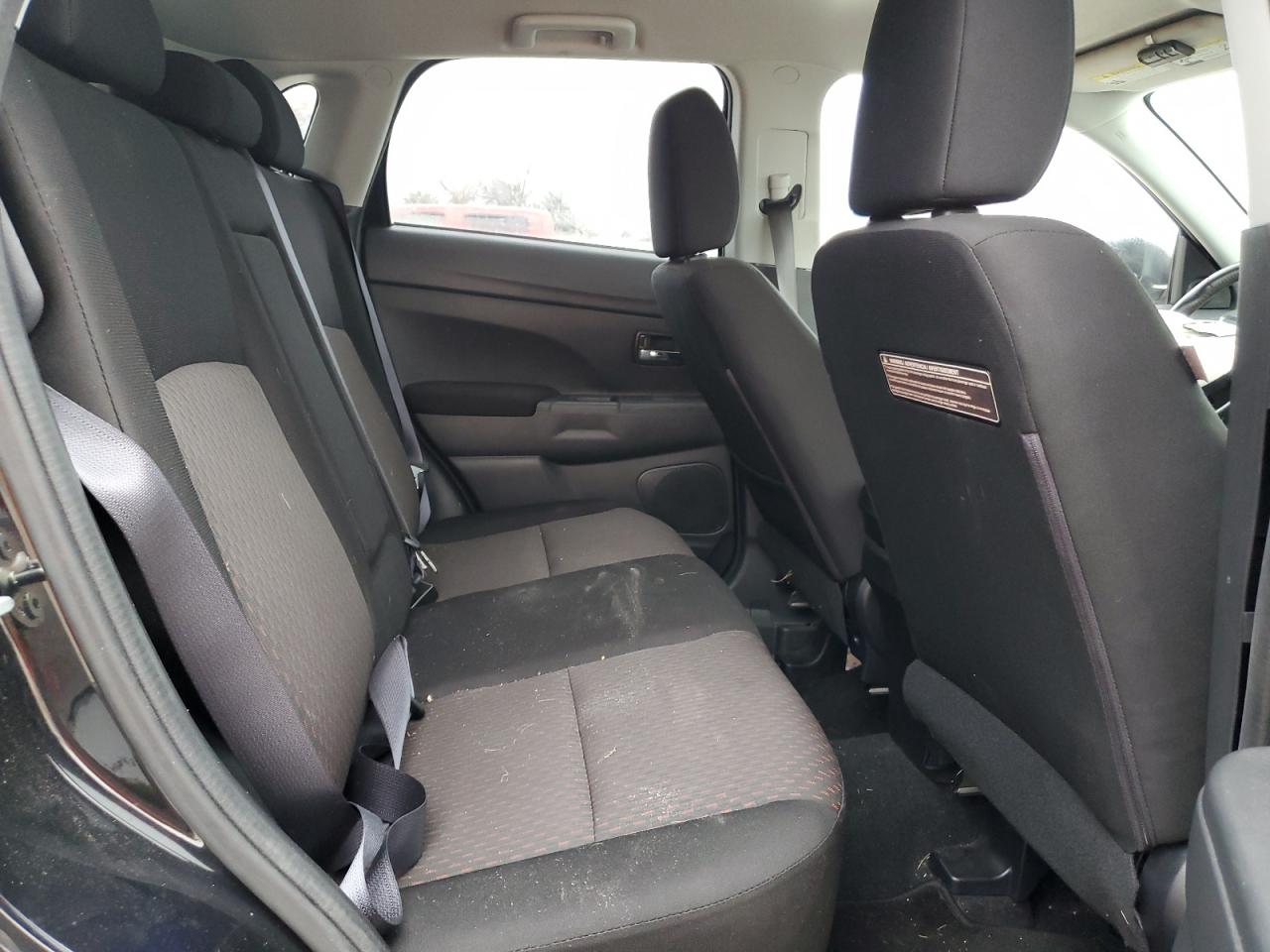 2018 Mitsubishi Outlander - Image 10