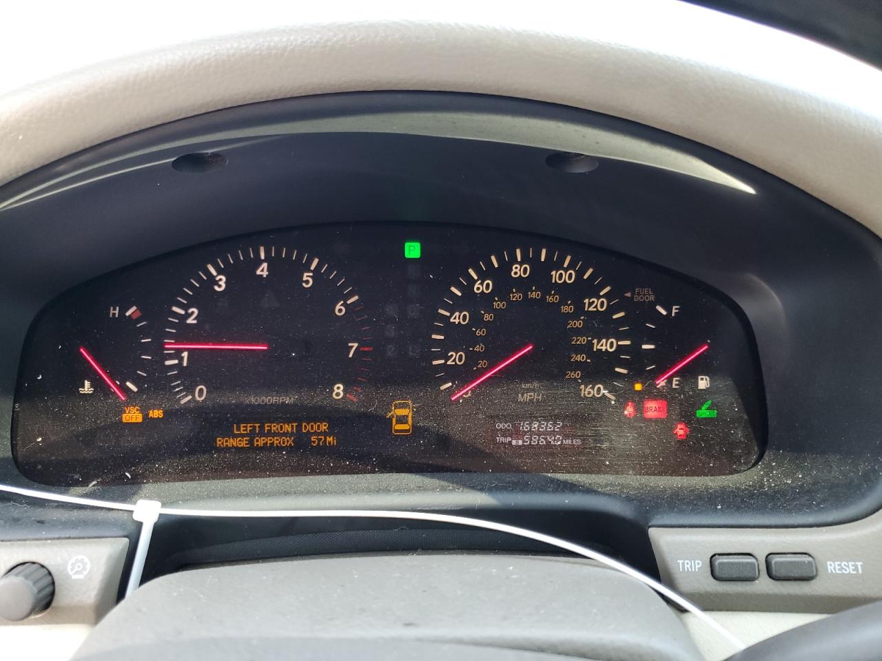 2001 Lexus LS - Image 9