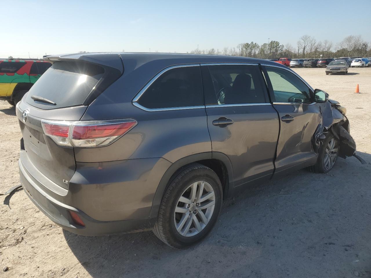 2015 Toyota Highlander - Image 3