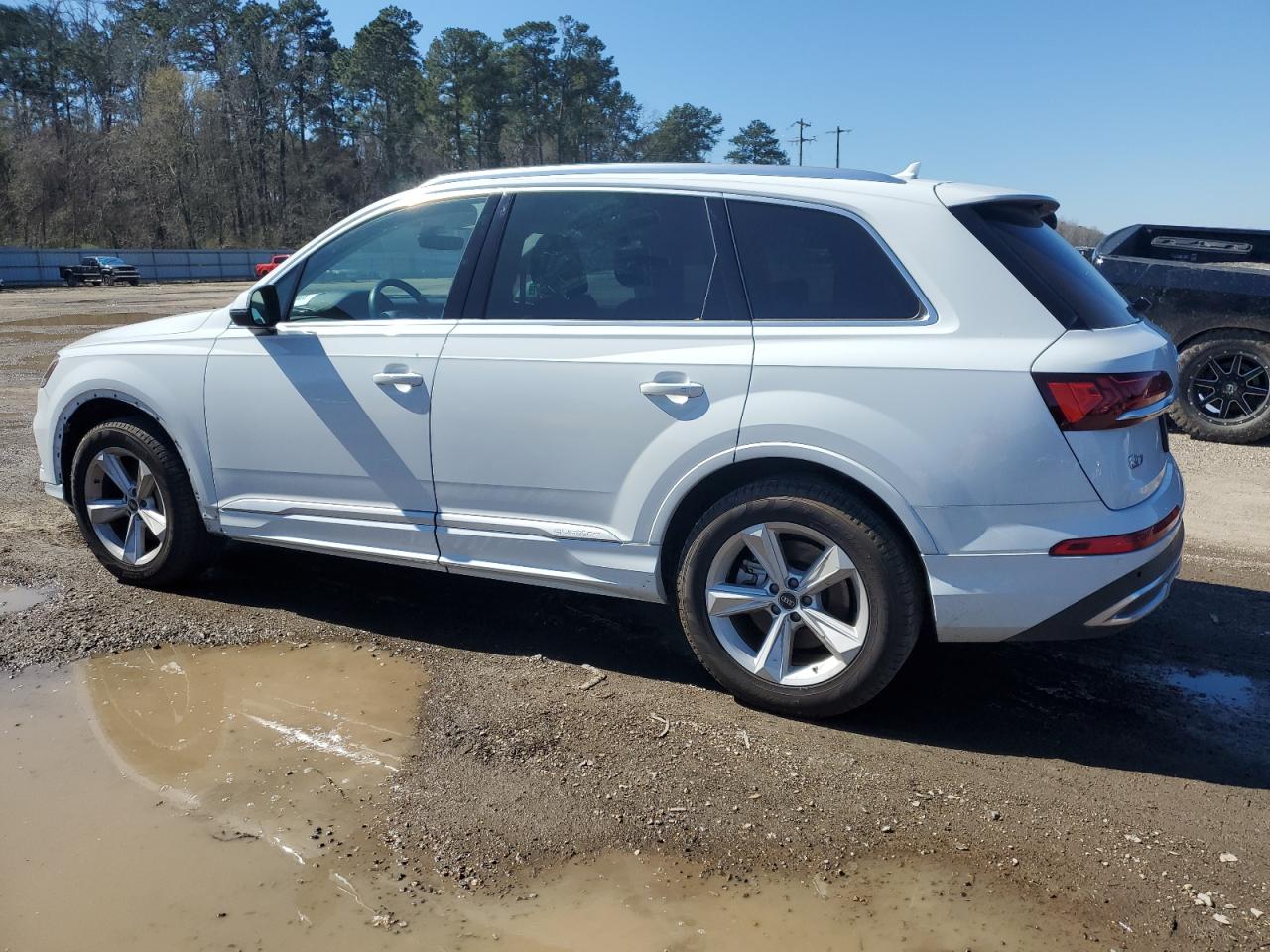 2023 Audi Q7 - Image 2