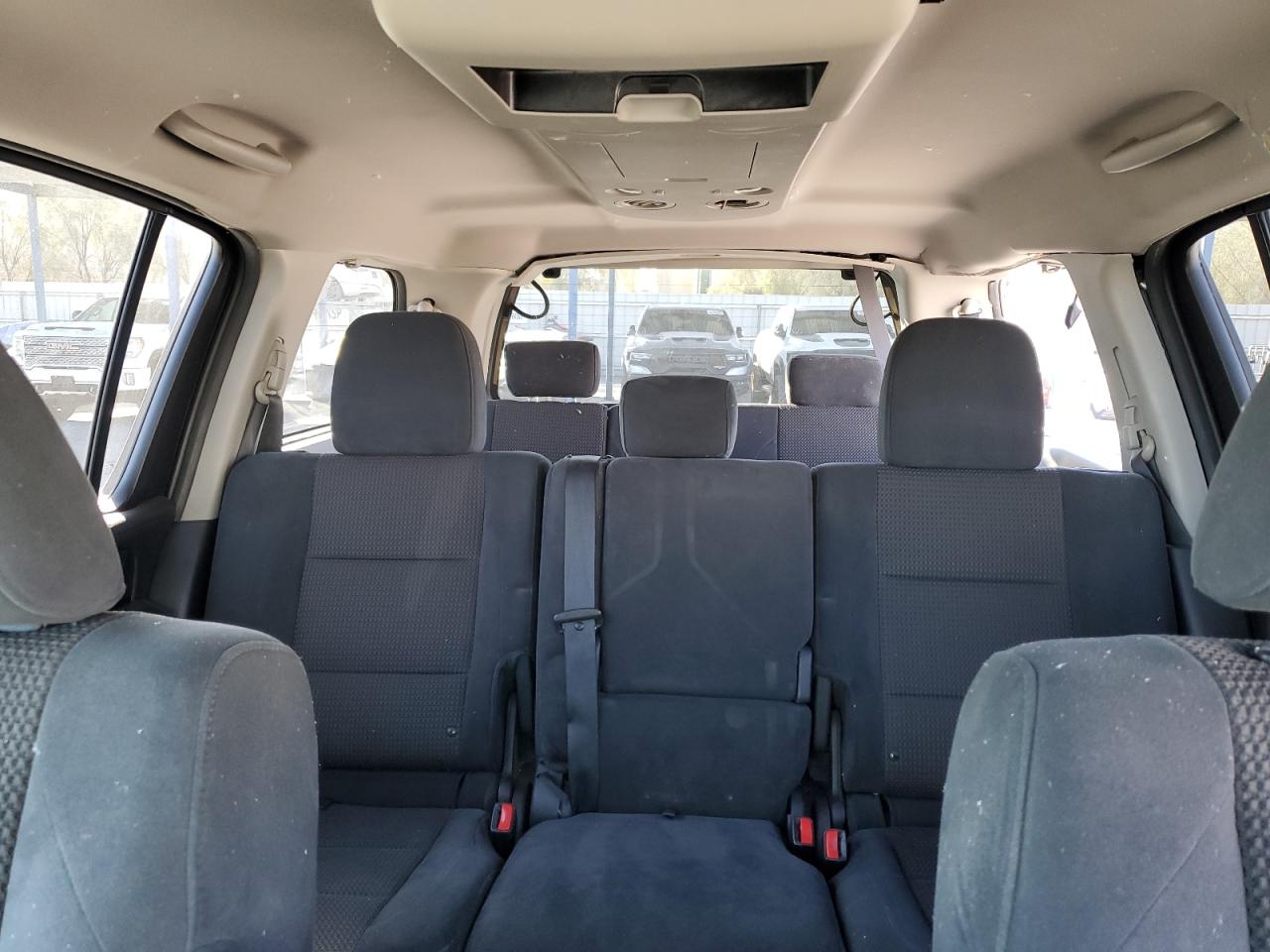 2015 Nissan Armada - Image 10