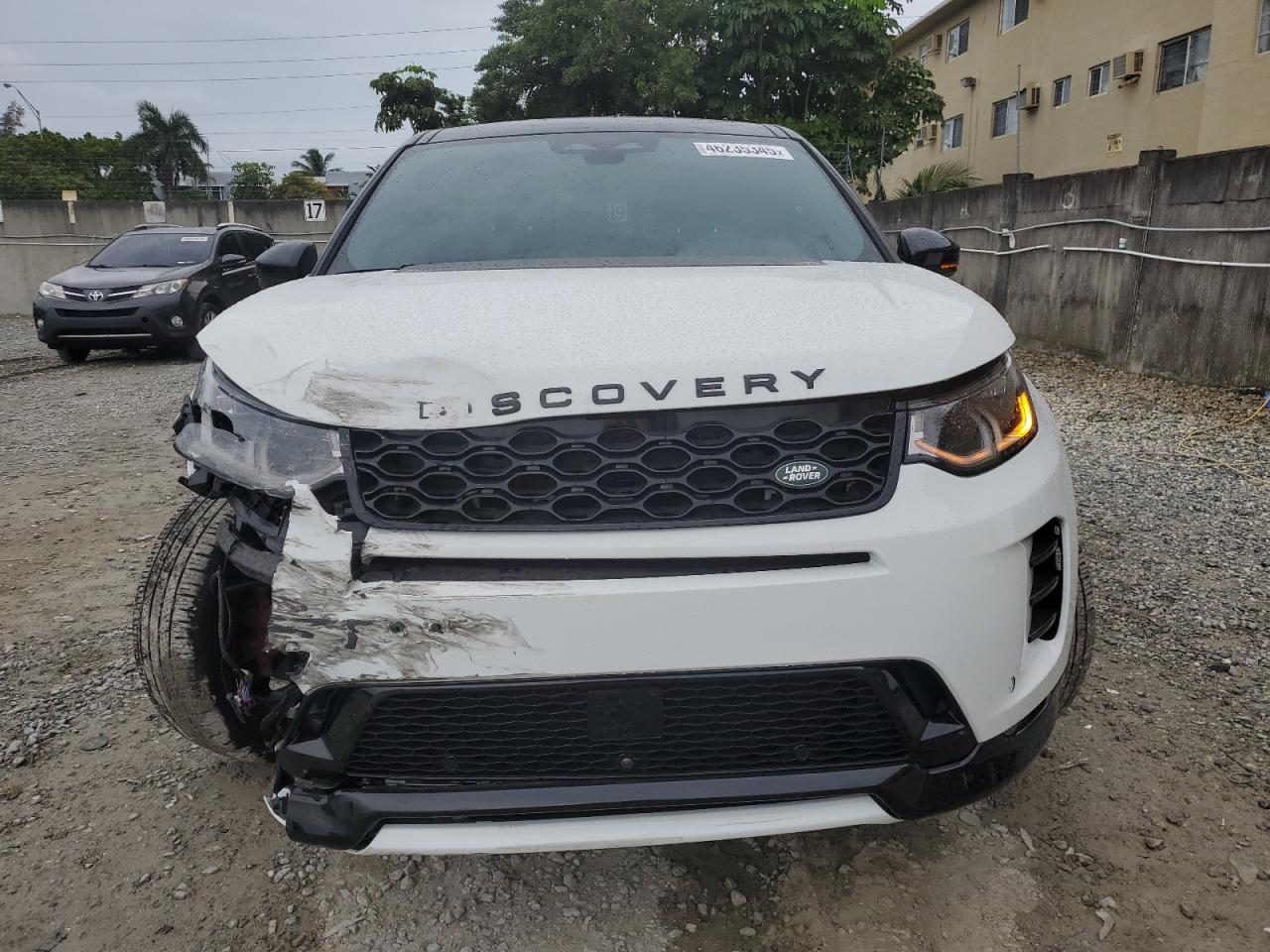 2024 Land Rover Discovery - Image 5