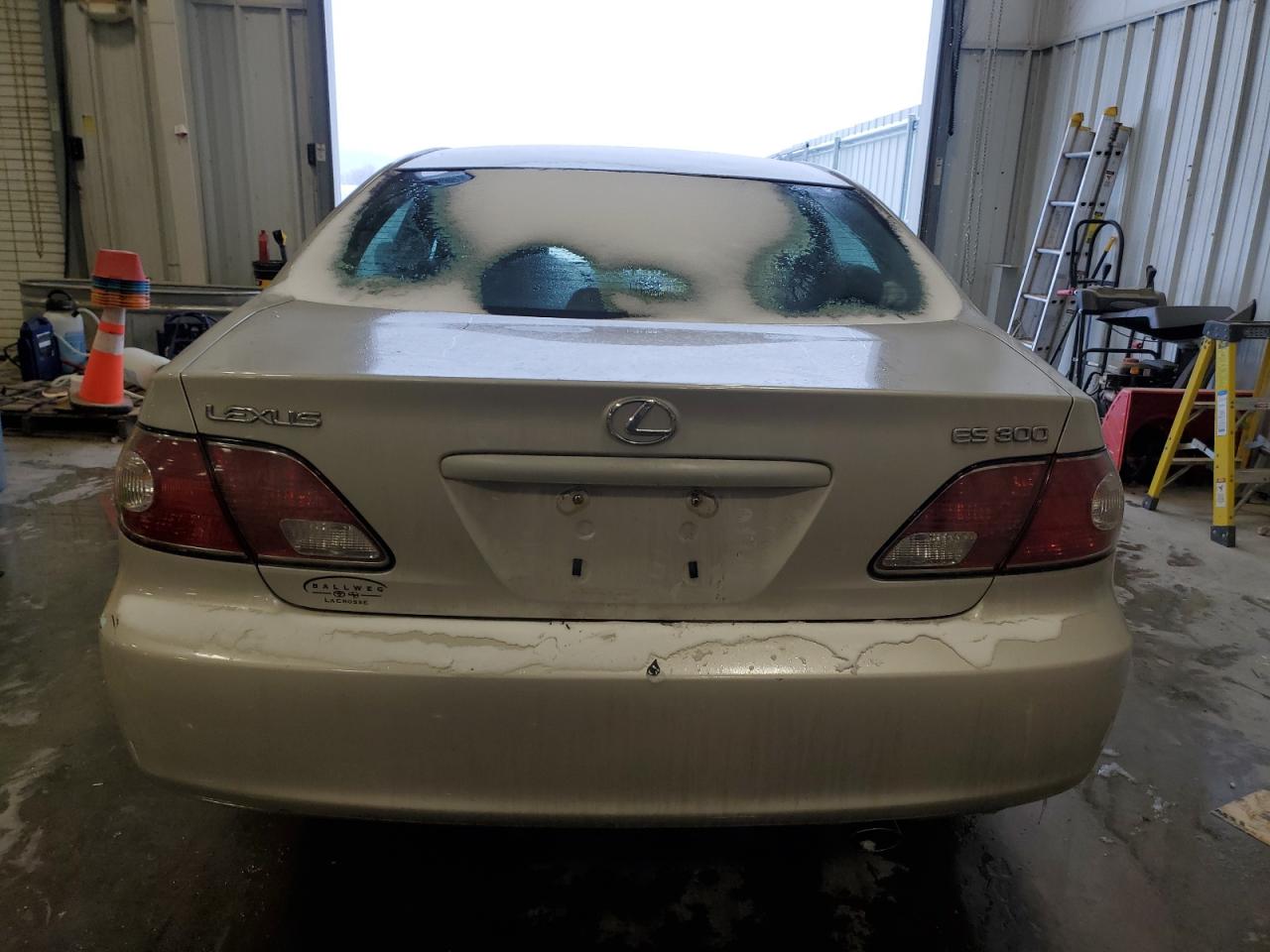 2003 Lexus ES - Image 6