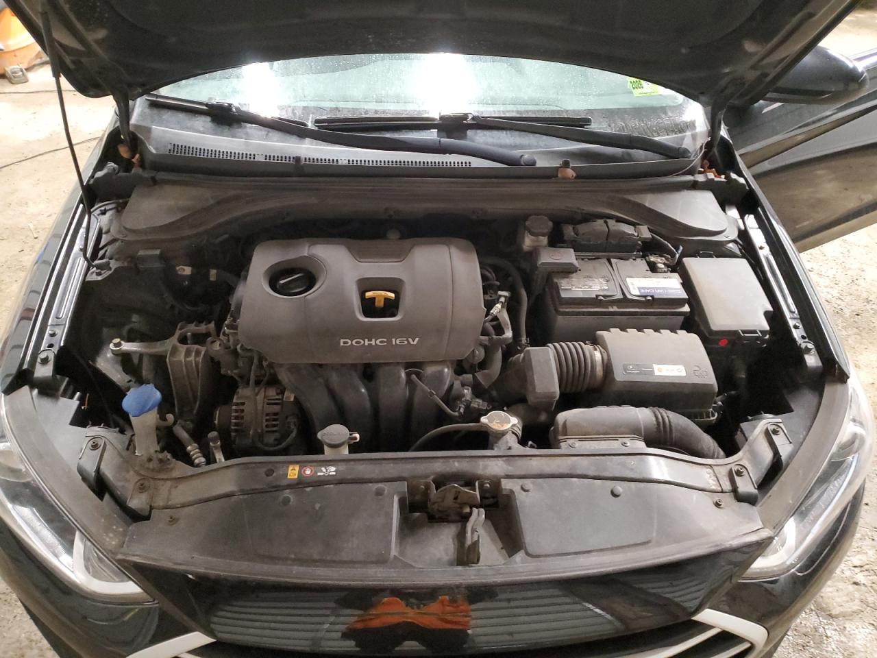 2018 Hyundai Elantra - Image 11