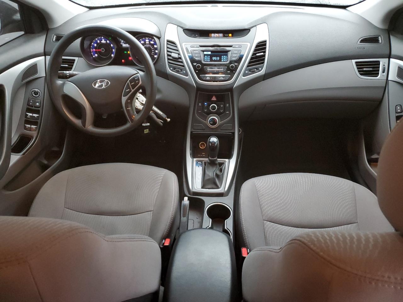 2016 Hyundai Elantra - Image 8