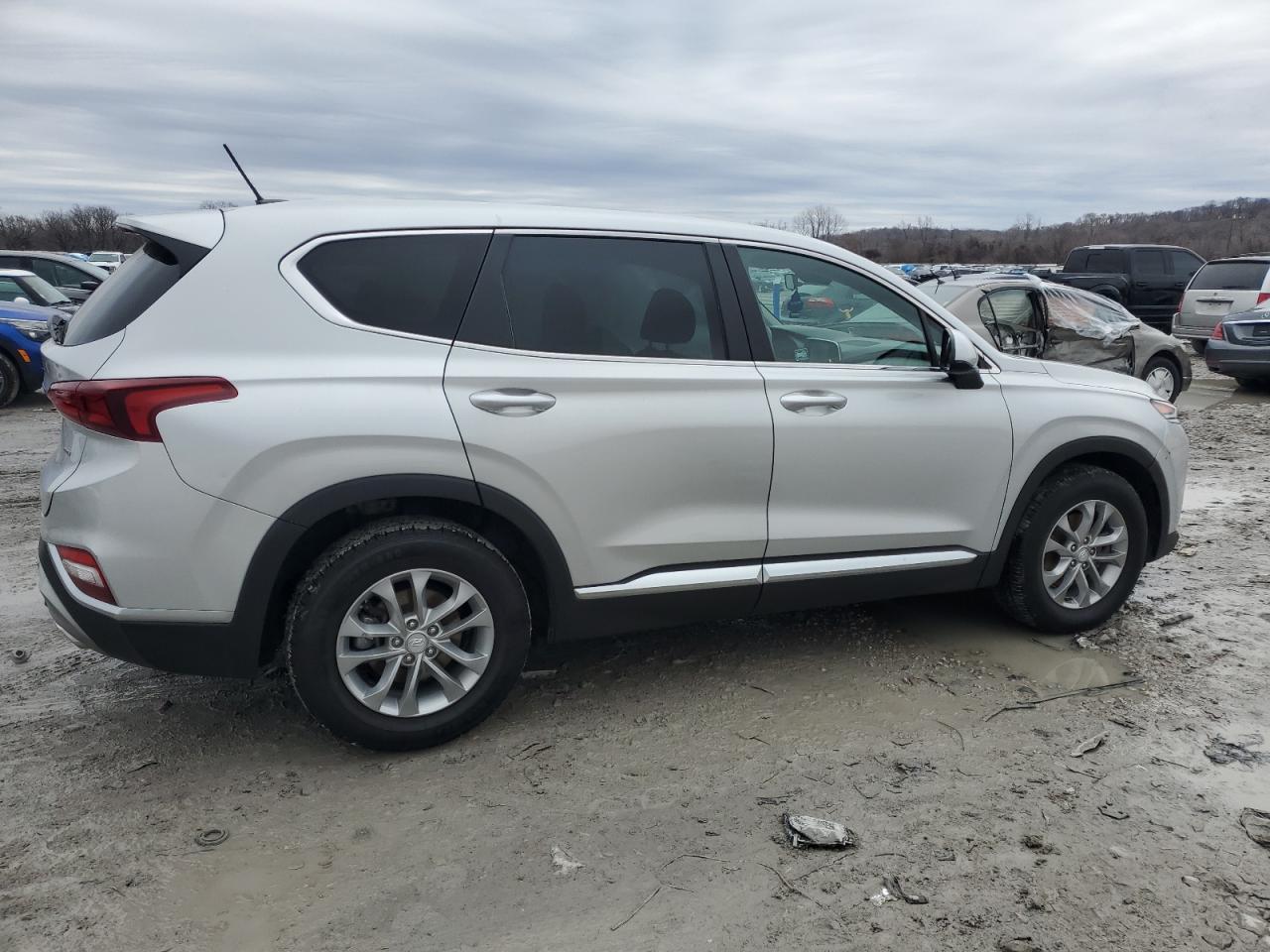 2019 Hyundai Santa Fe - Image 3