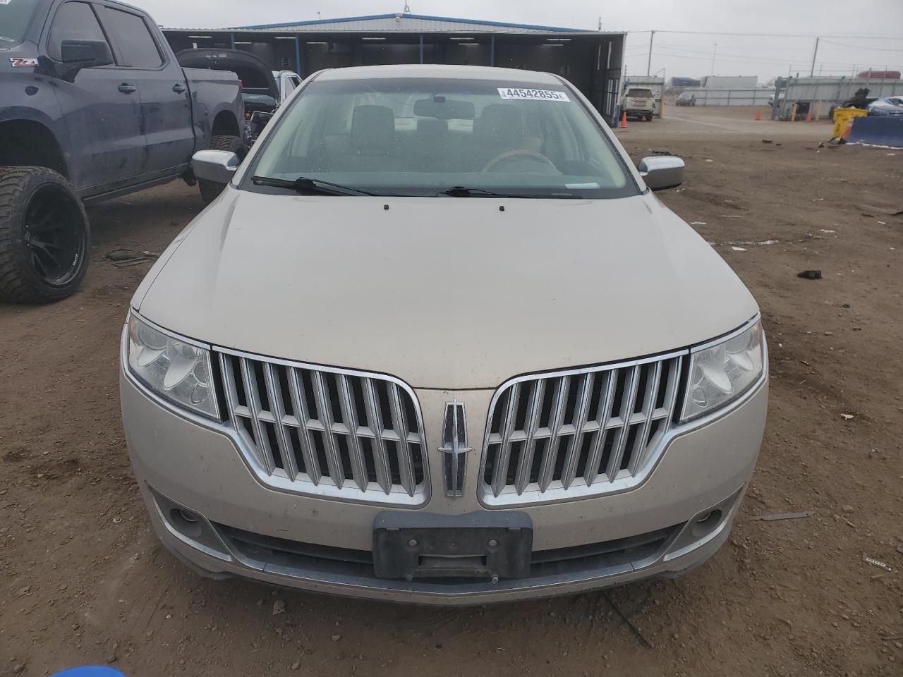2010 Lincoln MKZ - Image 5