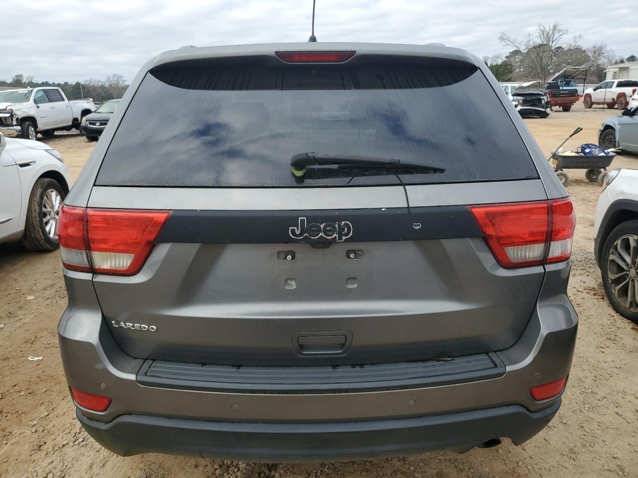 2012 Jeep Grand Cherokee - Image 6