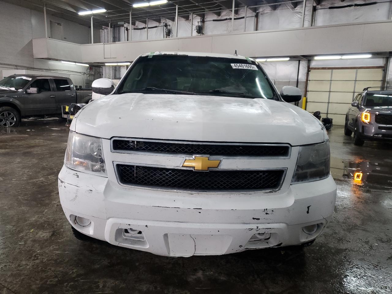 2012 Chevrolet Suburban - Image 5