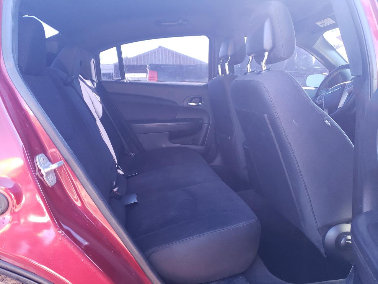 2014 Chrysler 200 - Image 10