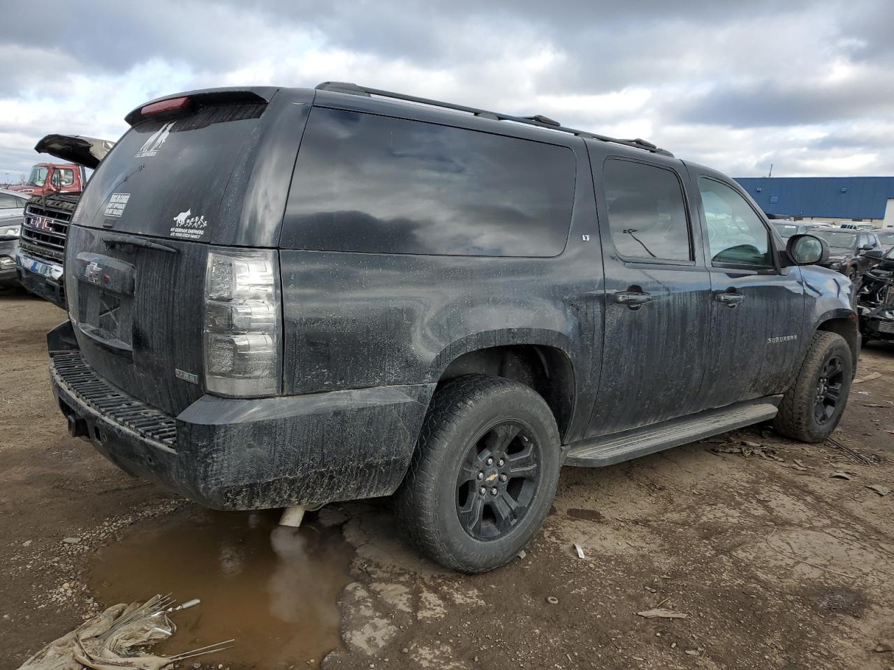 2011 Chevrolet Suburban - Image 3