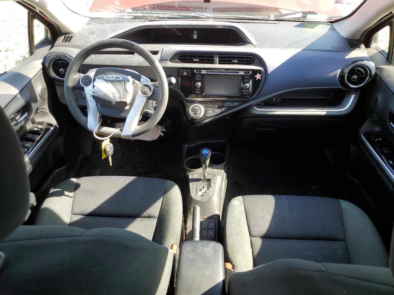 2016 Toyota Prius - Image 8