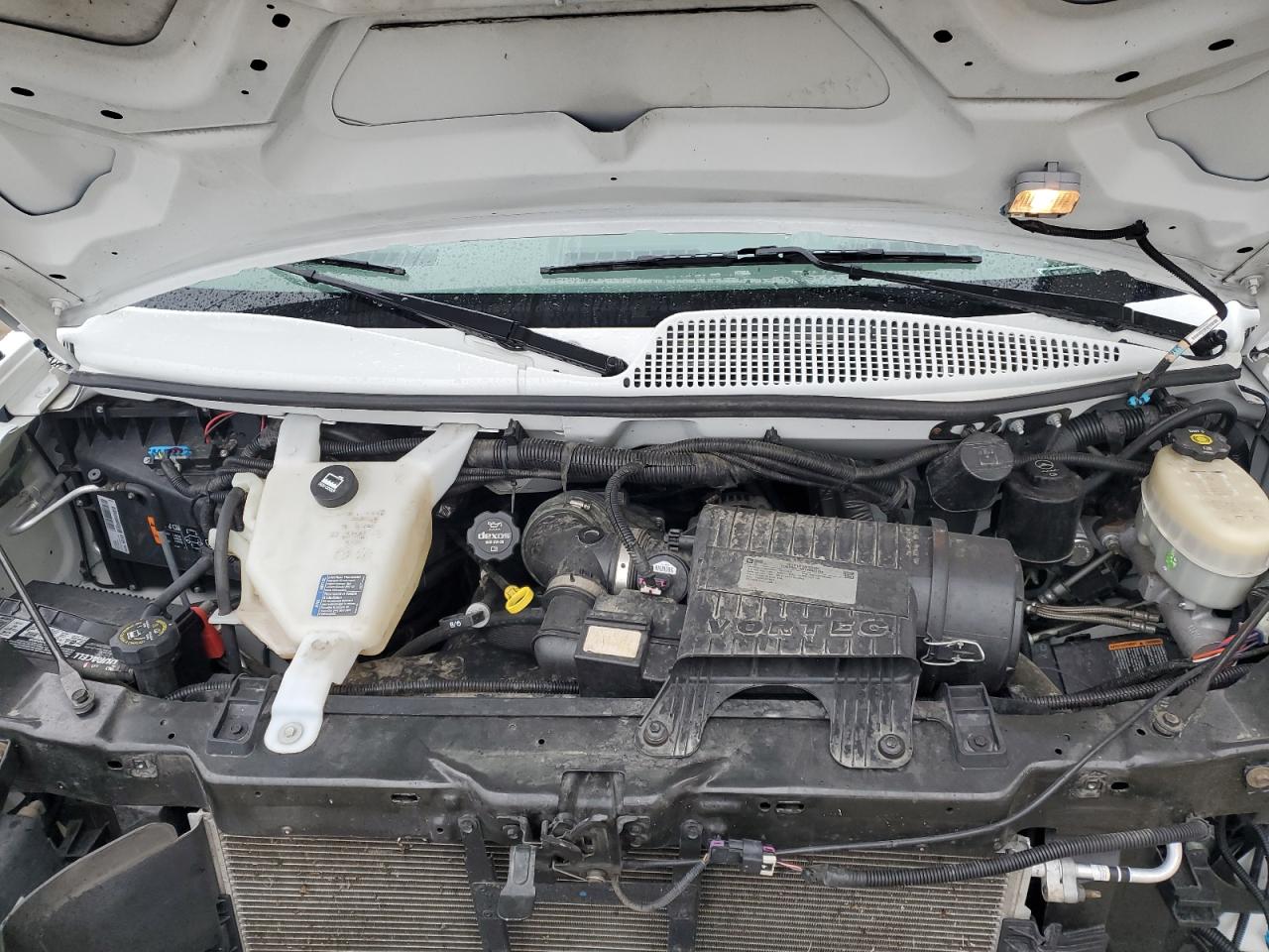 2015 GMC Savana - Image 12