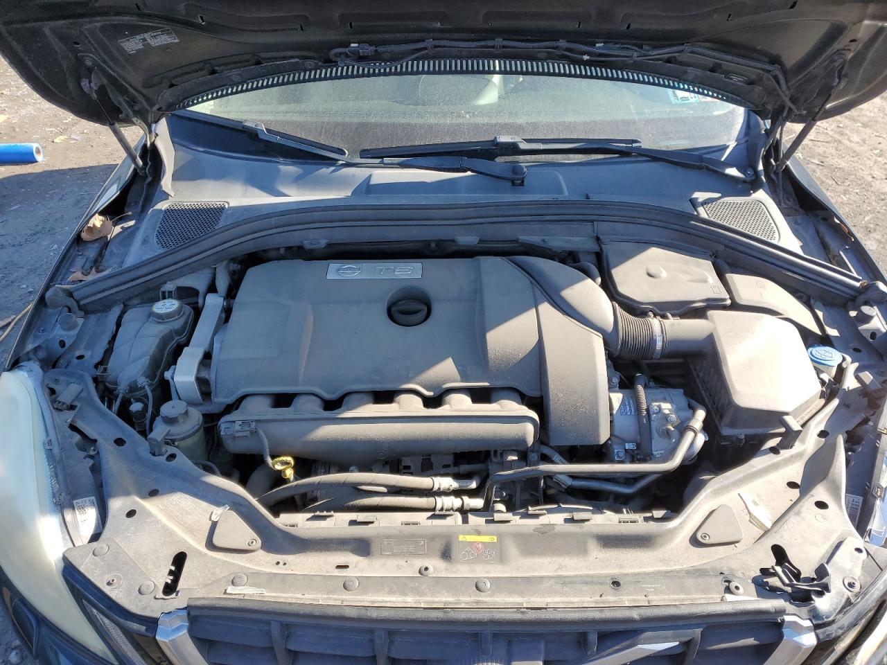 2010 Volvo XC60 - Image 12