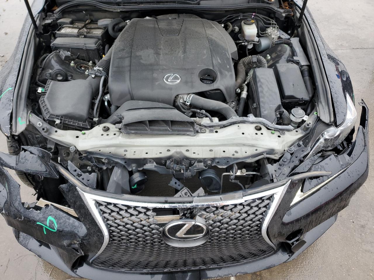 2015 Lexus IS - Image 11