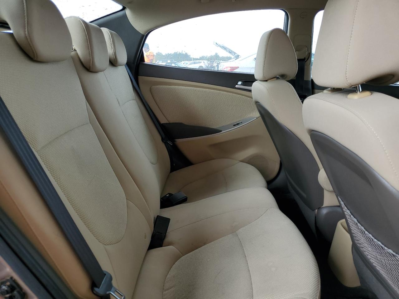 2014 Hyundai Accent - Image 10