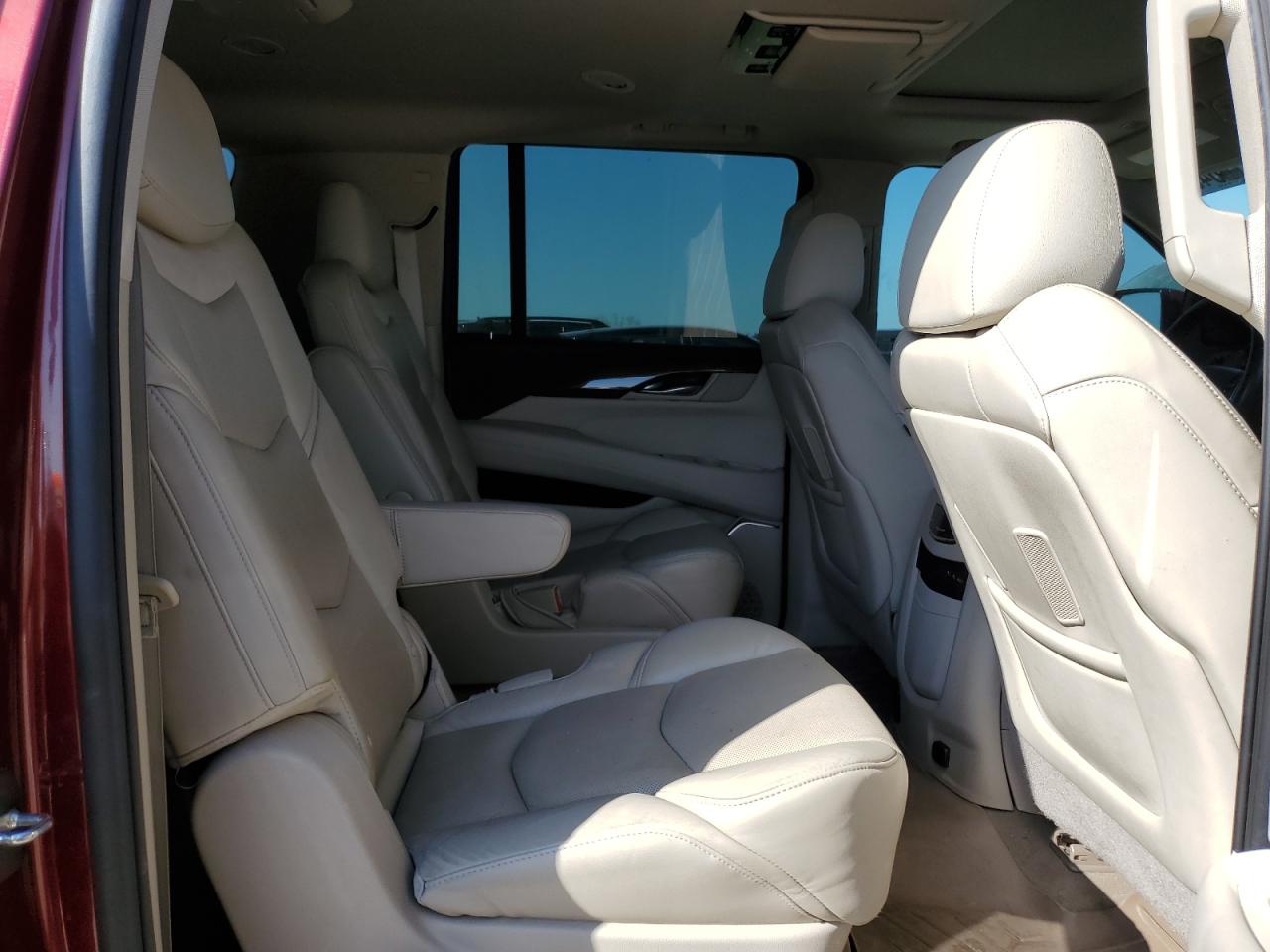 2020 Cadillac Escalade - Image 11