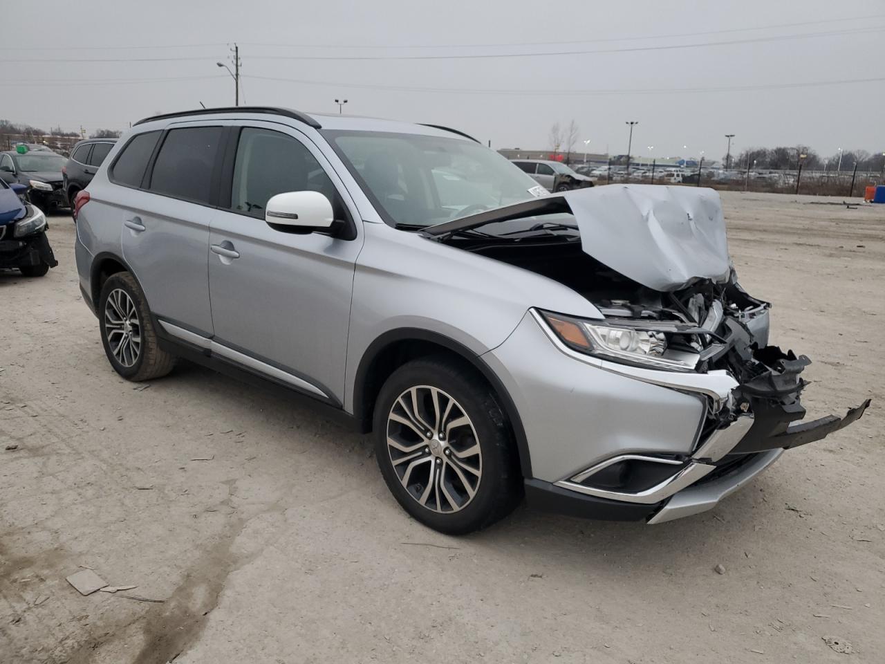 2016 Mitsubishi Outlander - Image 4