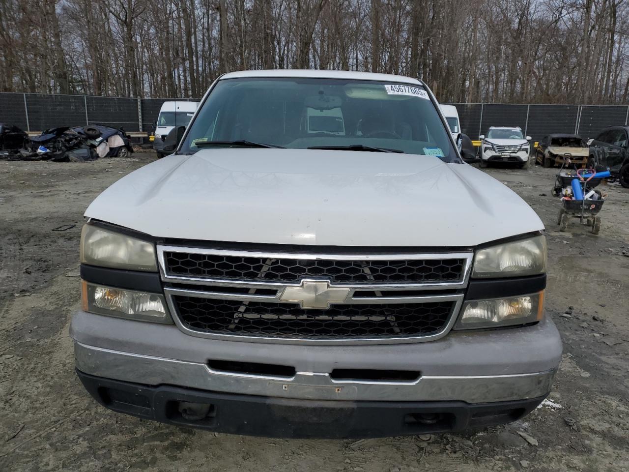 2006 Chevrolet Silverado - Image 5
