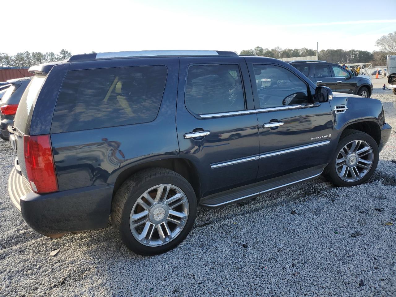 2007 Cadillac Escalade - Image 3