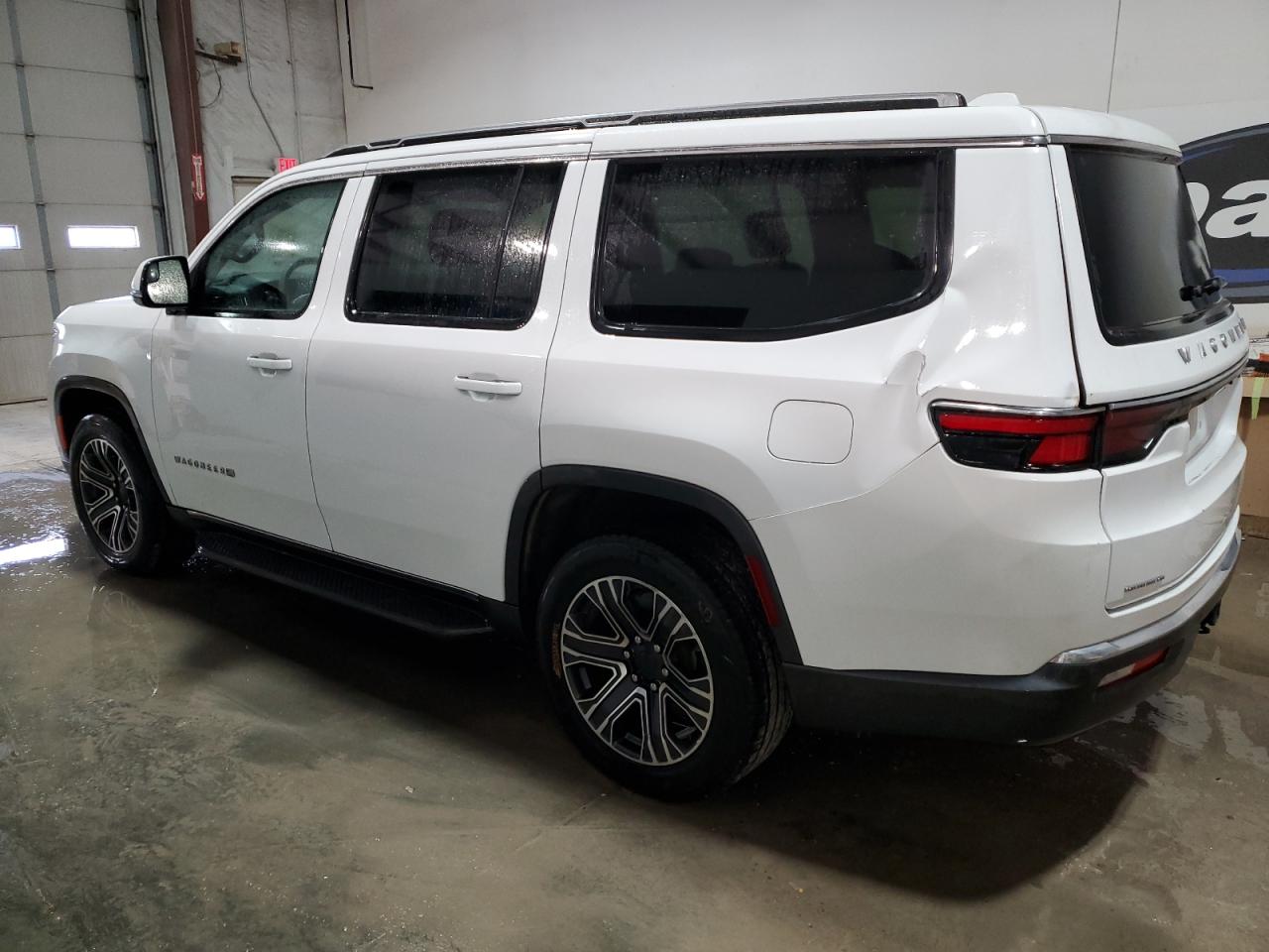 2022 Jeep Grand Wagoneer - Image 2