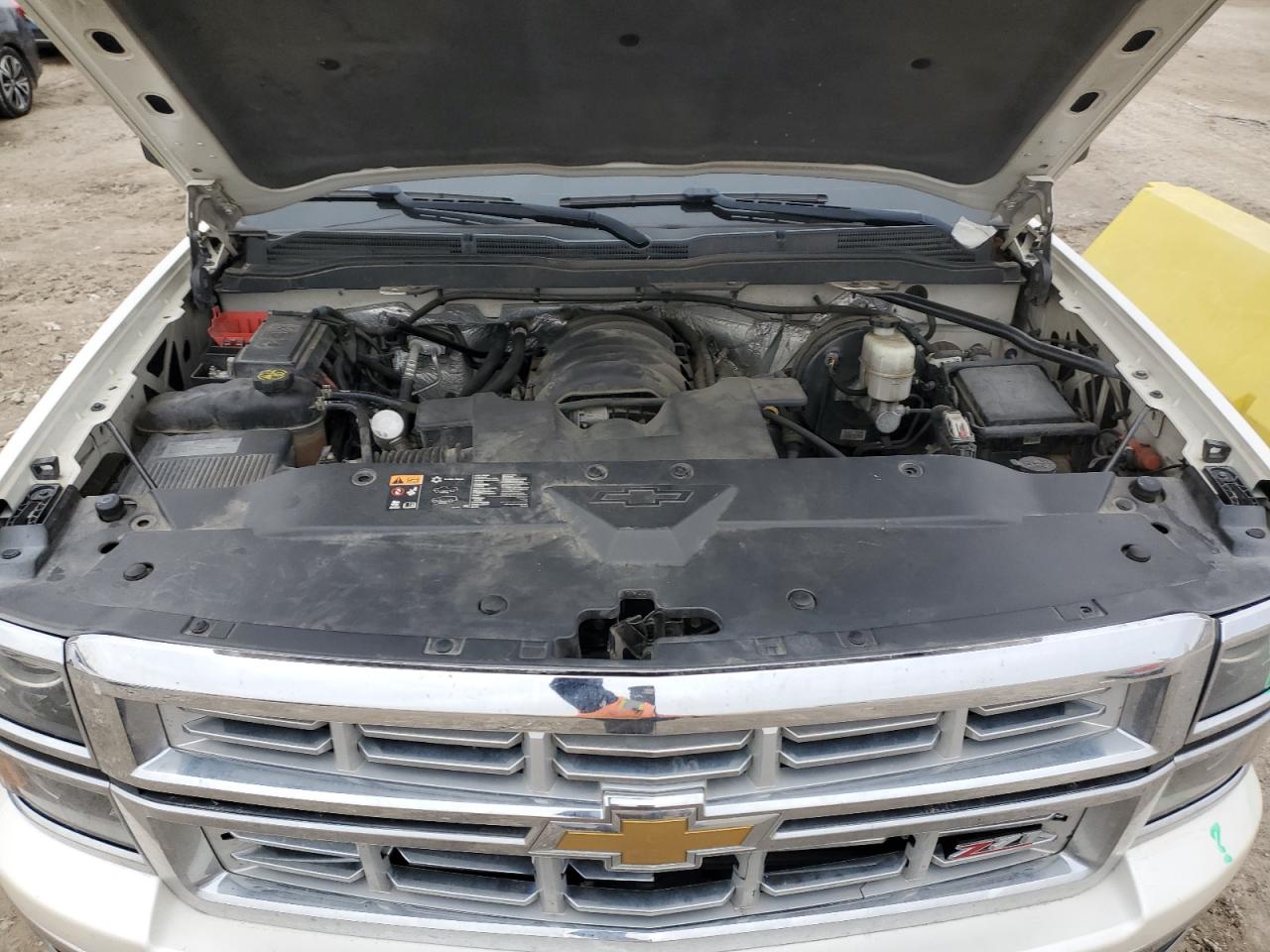 2015 Chevrolet Silverado - Image 11