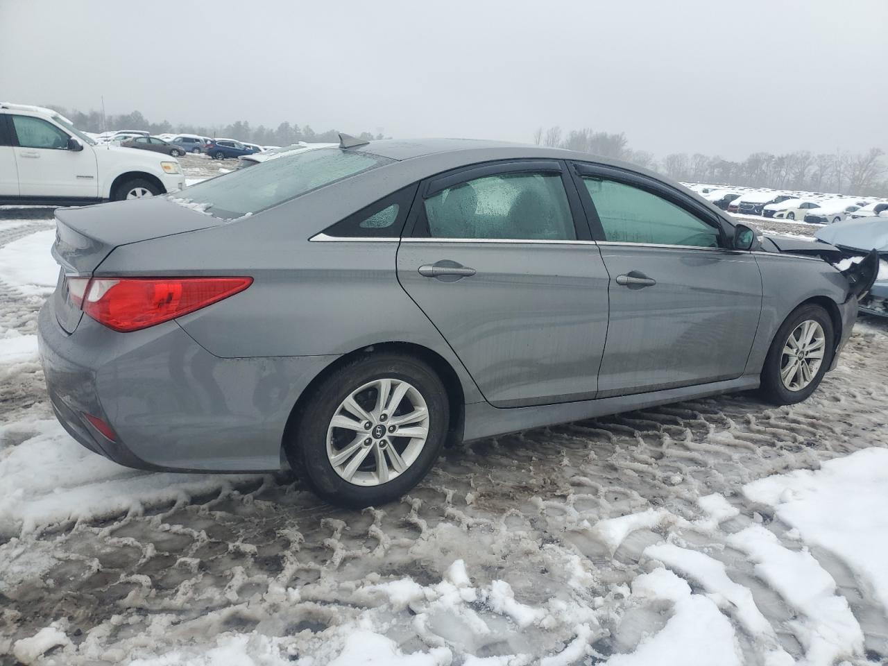 2014 Hyundai Sonata - Image 3