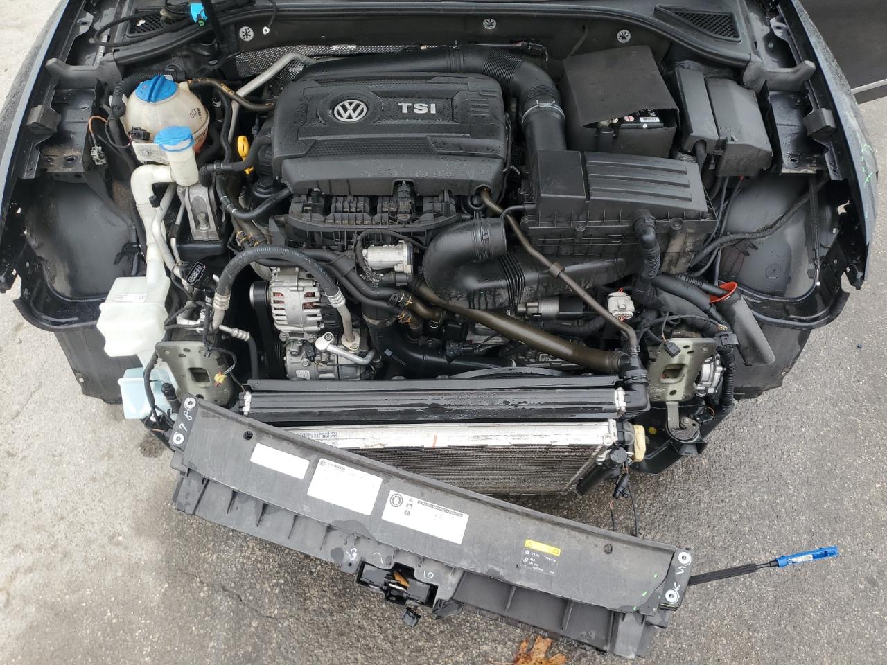 2017 Volkswagen Passat - Image 11