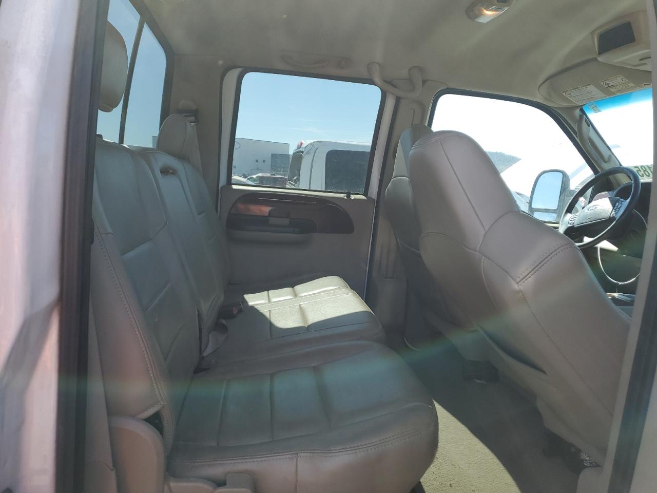 2006 Ford F350 - Image 10