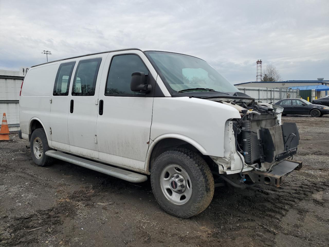 2018 GMC Savana - Image 4