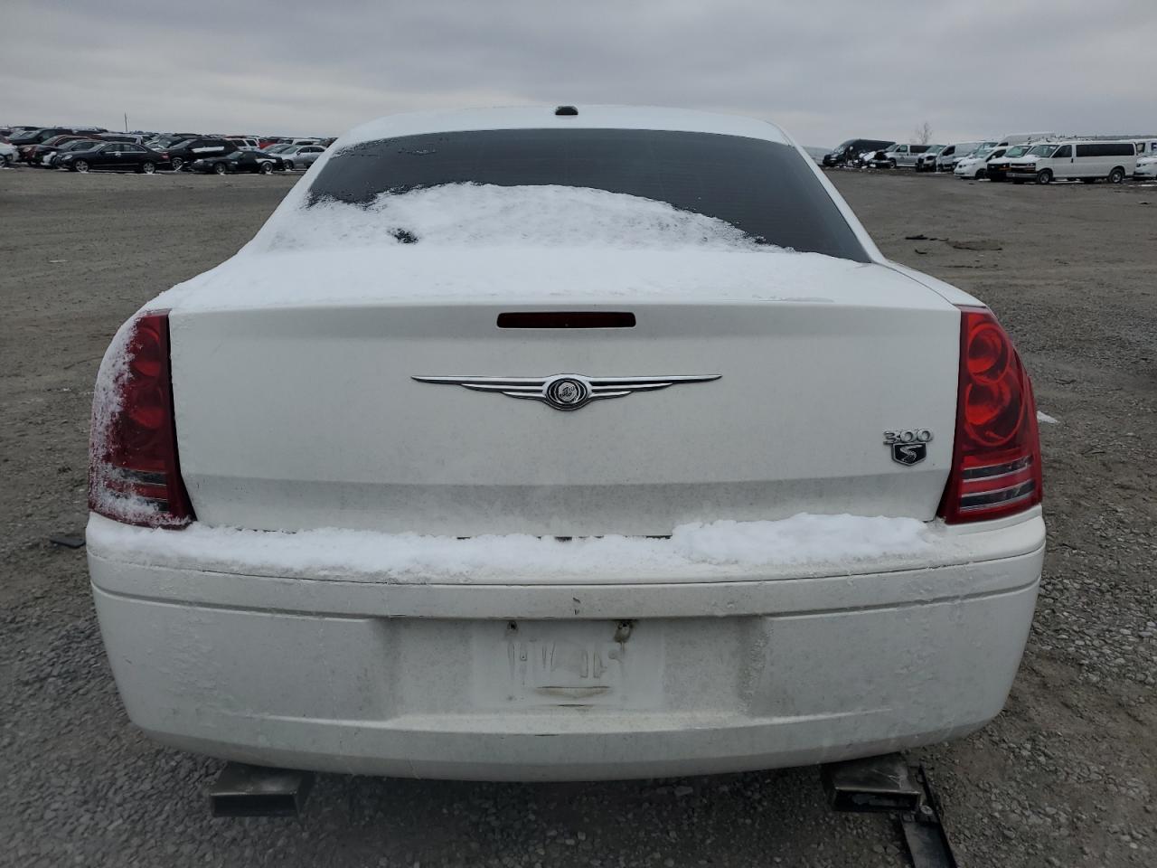 2010 Chrysler 300 - Image 6