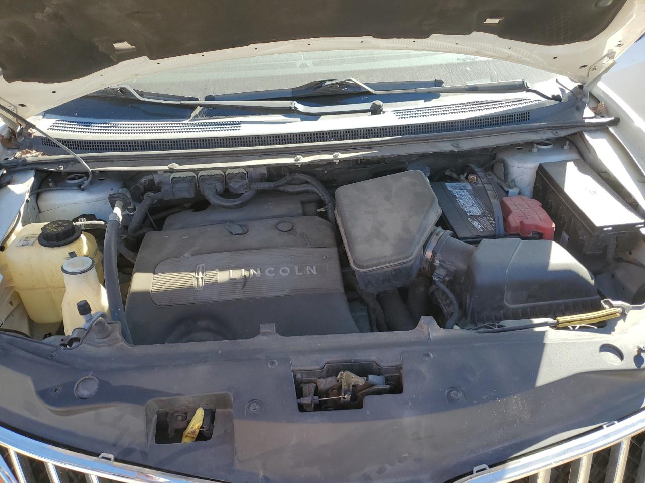 2011 Lincoln MKX - Image 12