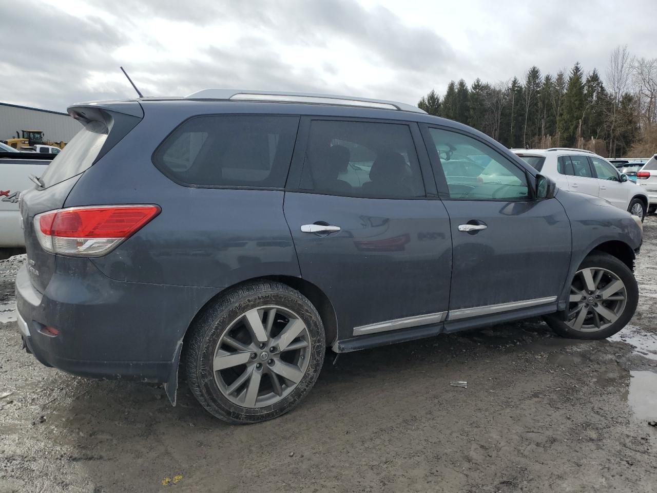 2014 Nissan Pathfinder - Image 3