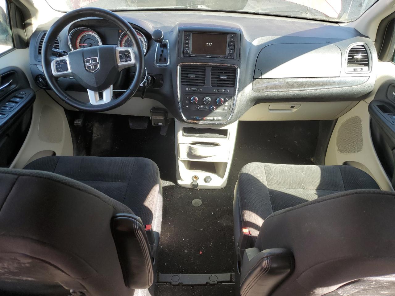 2017 Dodge Caravan - Image 8