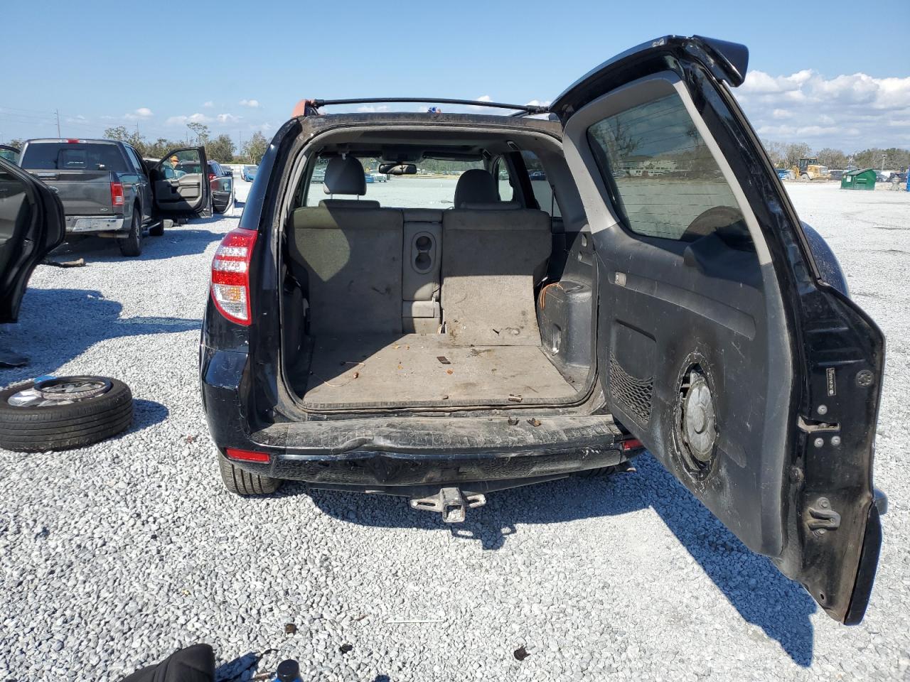 2010 Toyota RAV 4 - Image 6